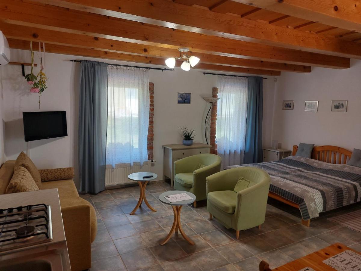 Negy Evszak Apartmanhaz Залакарош Екстер'єр фото